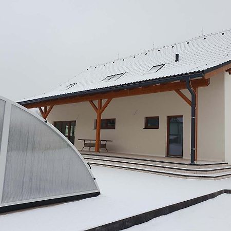 Holiday House Adam Prosecne Buitenkant foto