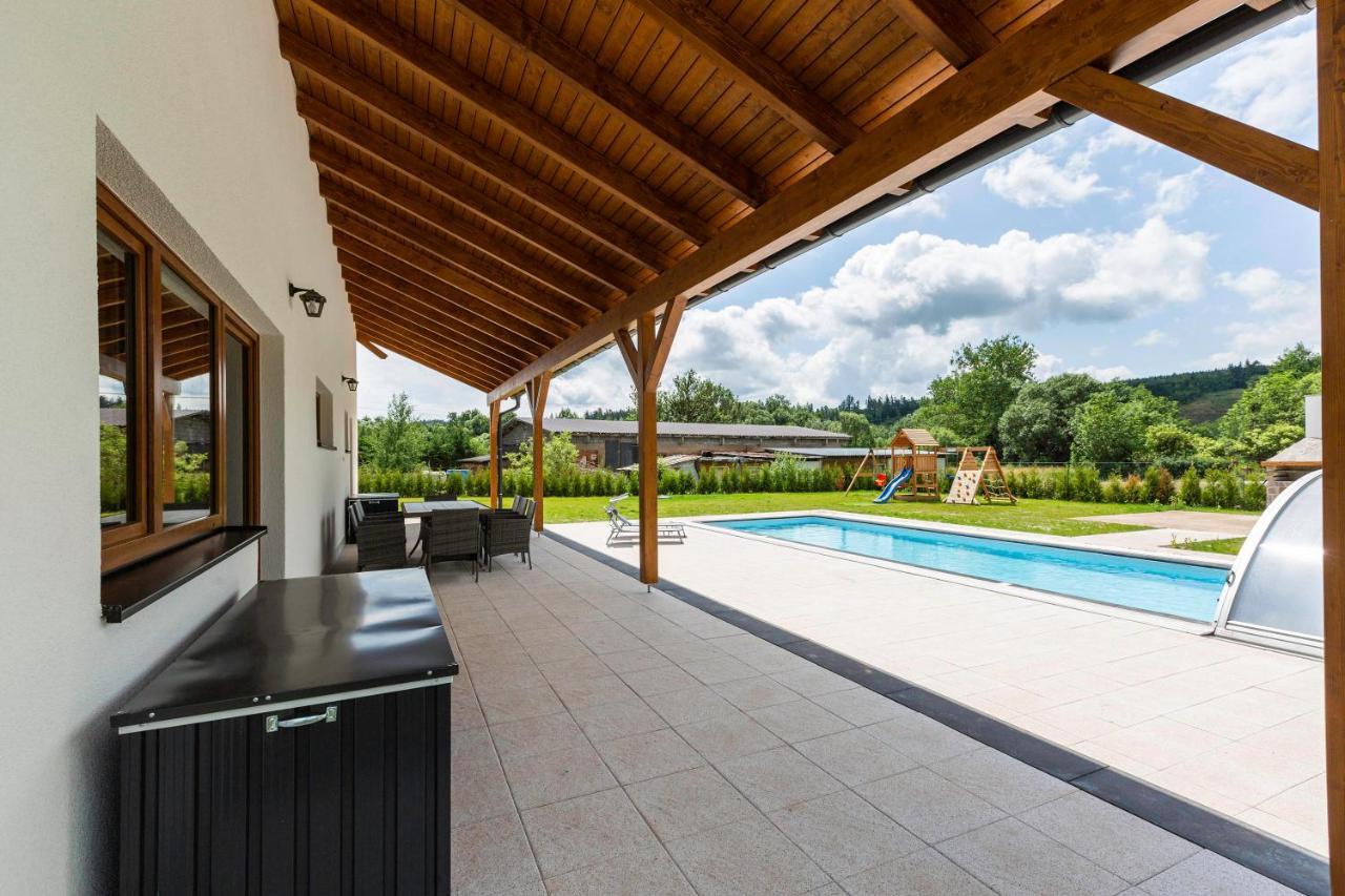 Holiday House Adam Prosecne Buitenkant foto