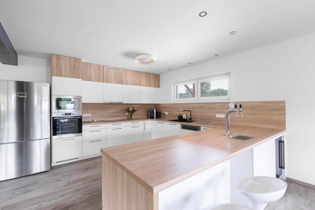 Holiday House Adam Prosecne Buitenkant foto