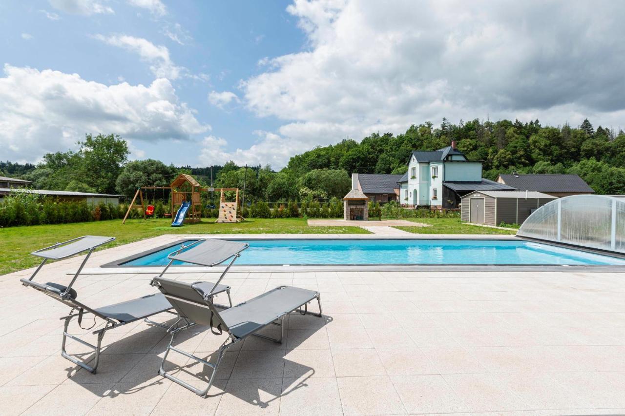 Holiday House Adam Prosecne Buitenkant foto