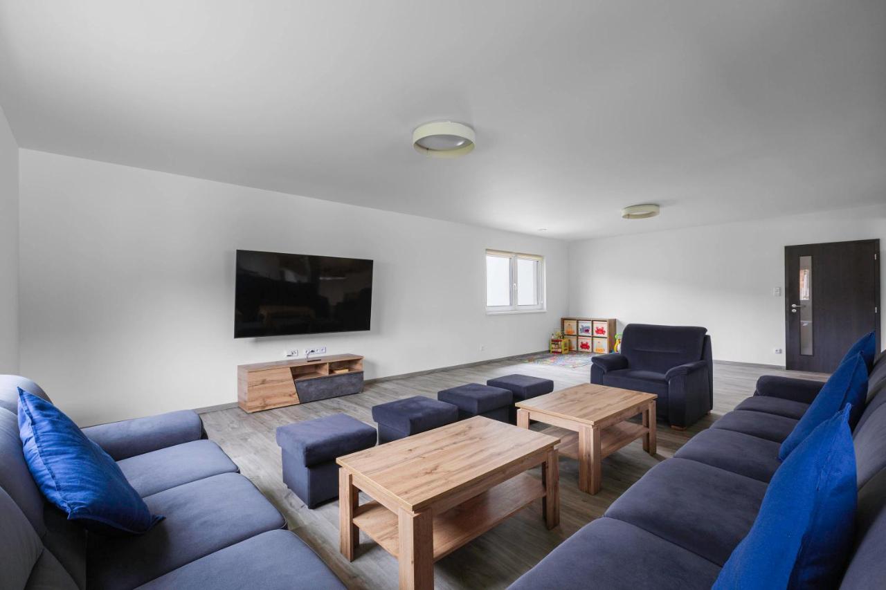 Holiday House Adam Prosecne Buitenkant foto