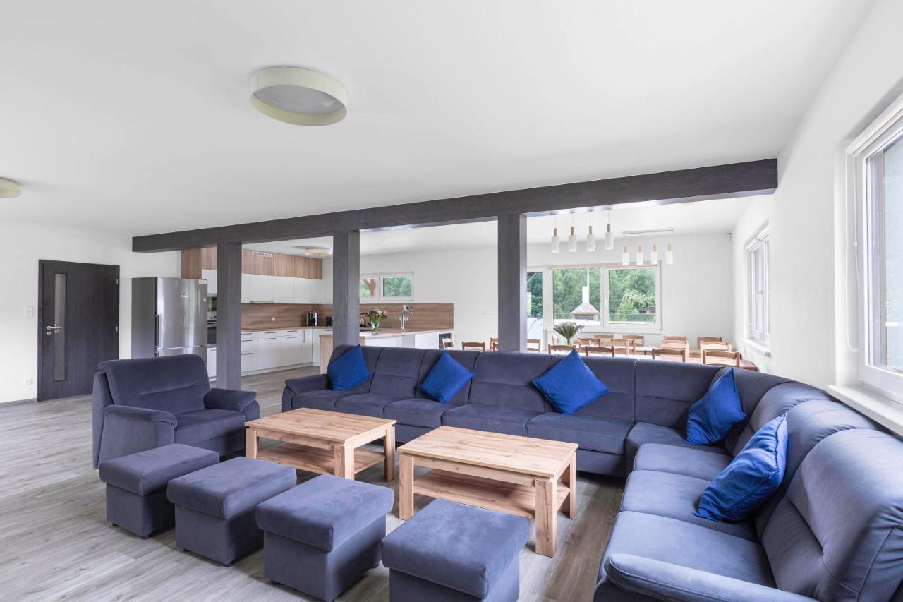 Holiday House Adam Prosecne Buitenkant foto