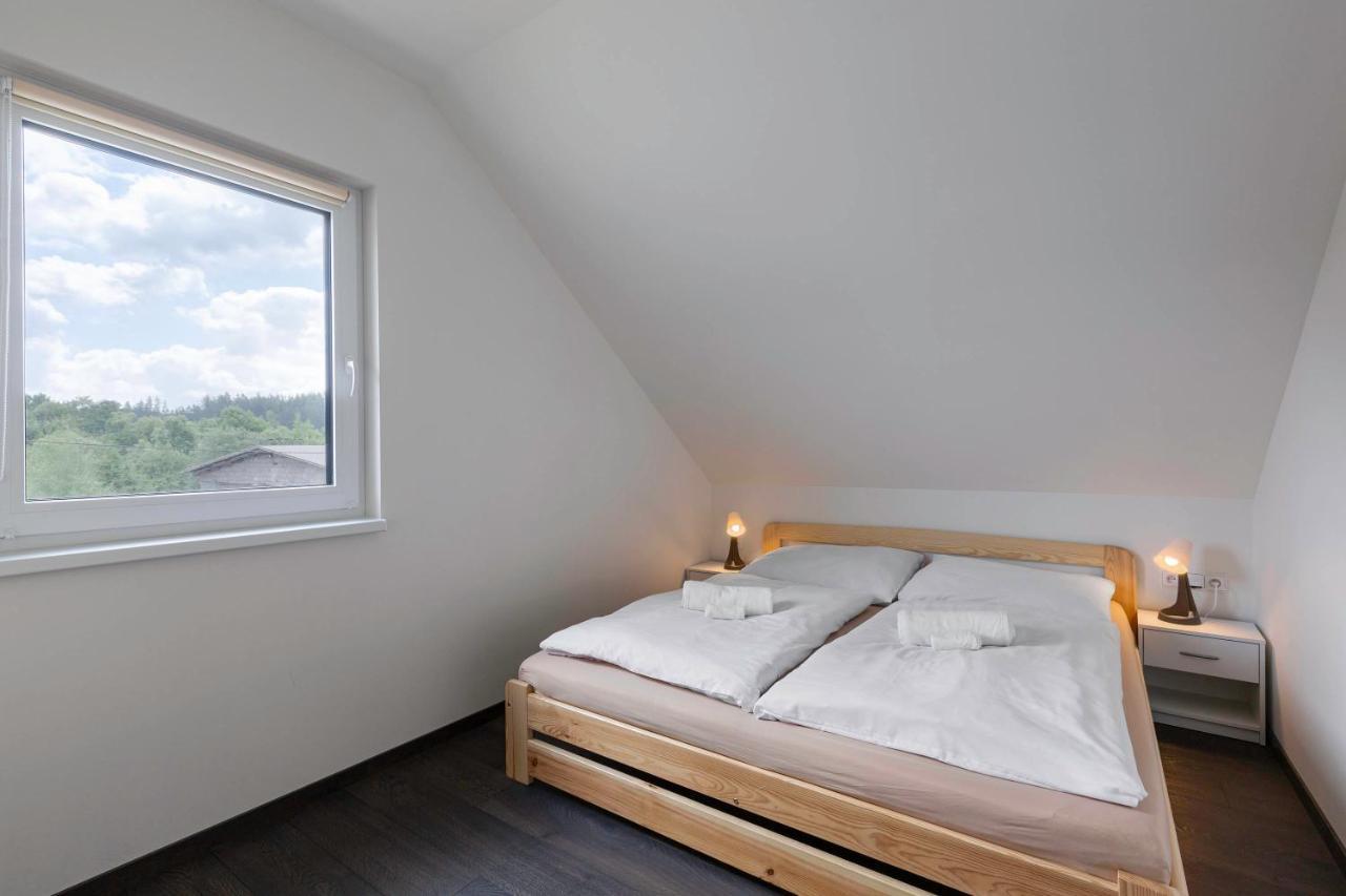 Holiday House Adam Prosecne Buitenkant foto