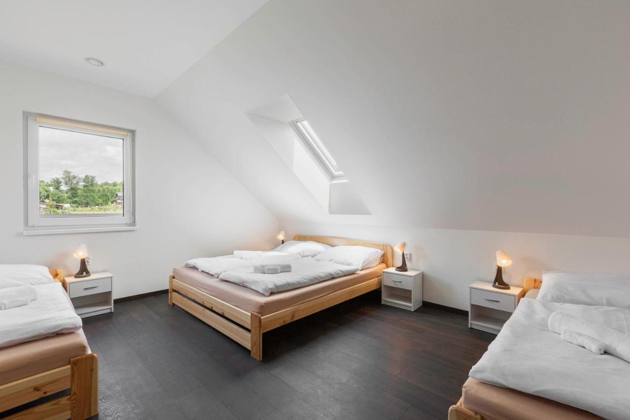 Holiday House Adam Prosecne Buitenkant foto