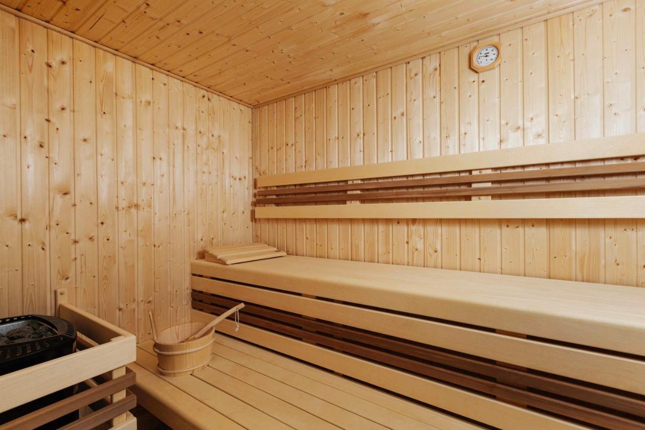 Holiday House Adam Prosecne Buitenkant foto